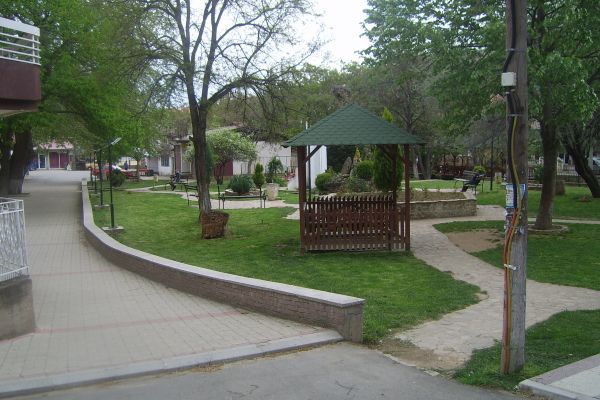 park-s-zrnovci-14CAE7A5A-284F-7A3E-FF69-19631CD9AB00.jpg